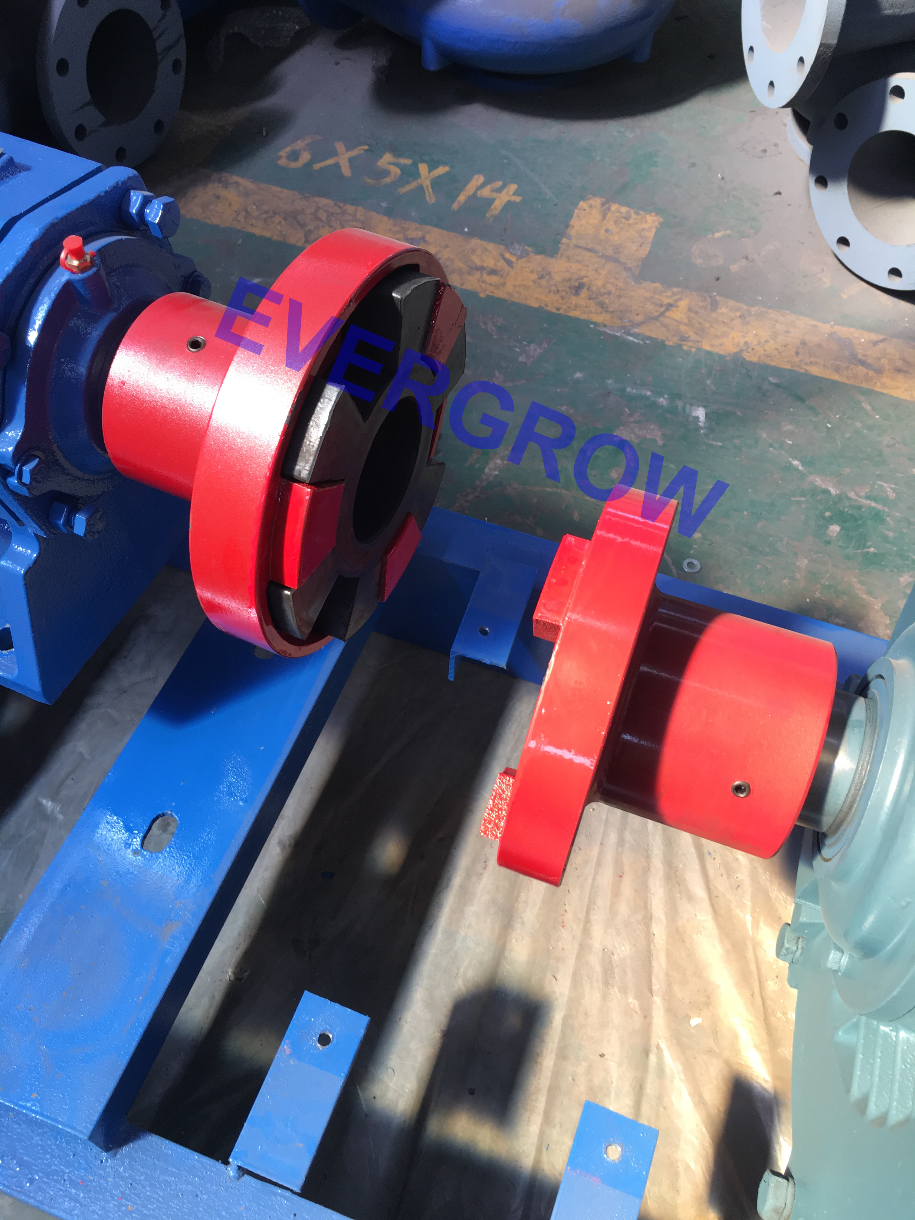 Motor Coupling to connect the 250 Centrigual pumps and Pump Motor